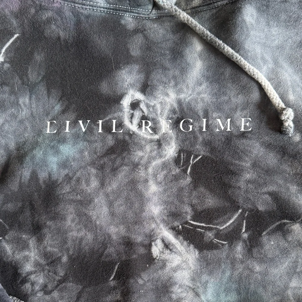 Civil Regime Floral Embroidered Cropped Hoodie - Picture 2 of 8
